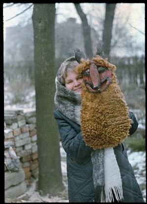 Elena su savo daryta Užgavėnių kauke. 