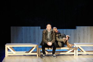 Spektaklio „Nesamas miestas“ (rež. Arvydas Lebeliūnas) fragmentas. Gintaro Česonio nuotr. iš KKT archyvo