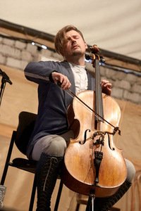 „DaGamba“ koncertas Babtyno-Žemaitkiemio dvare. Laimučio Brundzos nuotr. iš Pažaislio muzikos festivalio archyvo „DaGamba“ koncertas Babtyno-Žemaitkiemio dvare. Laimučio Brundzos nuotr. iš Pažaislio muzikos festivalio archyvo