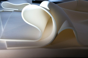 Patricija Gilytė. Instaliacija „4 milijonai“, porolonas, 4 x 0,14 x 4 m, 2011. Kauno bienalė, Kauno paveikslų galerija. Kristinos Čyžiūtės nuotr. Patricija Gilytė. Instaliacija „4 milijonai“, porolonas, 4 x 0,14 x 4 m, 2011. Kauno bienalė, Kauno paveikslų galerija. Kristinos Čyžiūtės nuotr.