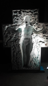 Instaliacija „(Ne)Kitas pasaulis“. Kino teatras „Romuva“, 2016. Giedriaus Petrausko nuotr. Instaliacija „(Ne)Kitas pasaulis“. Kino teatras „Romuva“, 2016. Giedriaus Petrausko nuotr.