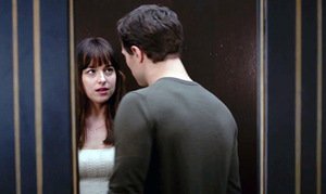 Kadras iš filmo „Penkiasdešimt pilkų atspalvių“ (2015) Kadras iš filmo „Penkiasdešimt pilkų atspalvių“ (2015)