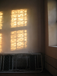 Gintautas Vaičys. „Deganti tyla“. Fotografija, 150 x 130 cm, 2009 Gintautas Vaičys. „Deganti tyla“. Fotografija, 150 x 130 cm, 2009