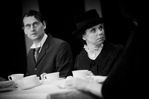 Simona Bladženauskaitė spektaklyje „Alksniškės“. Donato Stankevičiaus nuotr.