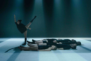 Fragment from Kaunas dance theatre Aura performance "Turn me into a switch." Laura Vansevičienė photo.