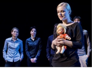 Jānis Balodis, Goda Dapšytė "Barikados" (rež. Valters Sīlis). Fotografas D.Matvejev. LNDT nuotrauka Jānis Balodis, Goda Dapšytė "Barikados" (rež. Valters Sīlis). Fotografas D.Matvejev. LNDT nuotrauka