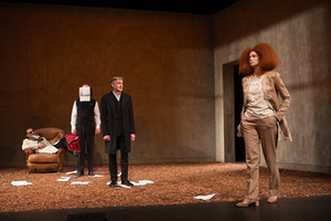 Spektaklio „Marija Stiuart“ (rež. Artūras Areima) fragmentas. Martyno Siruso nuotr. iš Valstybinio Vilniaus mažojo teatro archyvo Spektaklio „Marija Stiuart“ (rež. Artūras Areima) fragmentas. Martyno Siruso nuotr. iš Valstybinio Vilniaus mažojo teatro archyvo