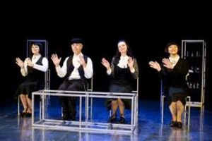 Daivos Čepauskaitės „Duobė", rež. Stanislovas Rubinovas. Nuotrauka iš Kauno kamerinio teatro archyvo Daivos Čepauskaitės „Duobė", rež. Stanislovas Rubinovas. Nuotrauka iš Kauno kamerinio teatro archyvo