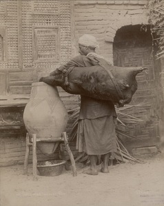 Jean Pascal Sebah. "Water Carrier". ČAM