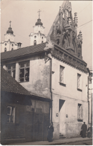 House of Perkūnas in the early 20th c. The building looked similarly in the early 19th c., when the legends of its origin were created. House of Perkūnas in the early 20th c. The building looked similarly in the early 19th c., when the legends of its origin were created.