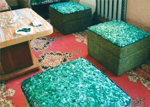 Agnes Domke. Back to a Beautiful Life, 2002. Instaliacijos vaizdas, Elnių Slėnio pleneras, Joniškio raj.