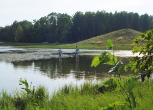 Cristian Richter & Valdemaras Manomaitis. Labas rytas sinjorita, 2002. Performansas, Elnių Slėnio pleneras, Joniškio raj.
