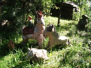 Chidren's works at the museum's garden Chidren's works at the museum's garden