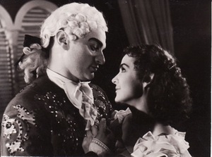 Grafas Almaviva – A. Masiulis, Rozina – L. Liesytė. P. Beaumarchais „Sevilijos kirpėjas“, rež. V. Blėdis. 1957 m. Grafas Almaviva – A. Masiulis, Rozina – L. Liesytė. P. Beaumarchais „Sevilijos kirpėjas“, rež. V. Blėdis. 1957 m.