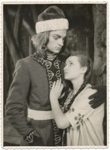 Ivashka – A.Masiulis, Mashenka – D. Juronytė. V. Goldfeld “Charmed Mirror”, dir. V. Blėdis, 1951 Ivashka – A.Masiulis, Mashenka – D. Juronytė. V. Goldfeld “Charmed Mirror”, dir. V. Blėdis, 1951