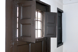 Restored house of the 17th century in Guimarães, Portugal, with authentic elements of various periods. Photo by I.Veliutė