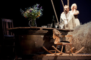 A bath, horse, hay – attributes of the performance “A Month in a Village”. Photo of NKDT. A bath, horse, hay – attributes of the performance “A Month in a Village”. Photo of NKDT.