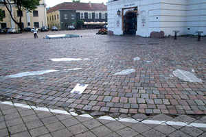 T. Buric's installation The Sign After at the Kaunas Town Hall Square. Milda Gineikaitė's photo