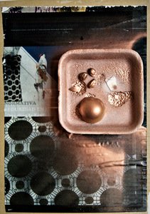 I. Mindiuz. „Nothing“. 2011. Koliažas. Popierius/kartonas. 21 x 18 cm I. Mindiuz. „Nothing“. 2011. Koliažas. Popierius/kartonas. 21 x 18 cm