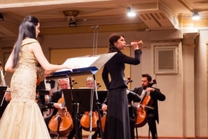 Lietuvos kamerinis orkestras. Aisha Seyed (smuikas), Adrija Čepaitė (dirigentė). Lietuvos nacionalinė filharmonija. Fotografas – Adomas Švedas Lietuvos kamerinis orkestras. Aisha Seyed (smuikas), Adrija Čepaitė (dirigentė). Lietuvos nacionalinė filharmonija. Fotografas – Adomas Švedas