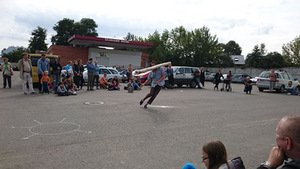 Žonglierių ir akrobatų trupės „El Nucleo“ pasirodymas „PELAT“. M. Munderzbakaitės nuotr.