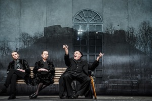 Viktorija Kuodytė (Ana) spektaklyje „Didvyrių aikštė“ (rež. K. Lupa). Dmitrijaus Matvejevo nuotr. iš LNDT archyvo Viktorija Kuodytė (Ana) spektaklyje „Didvyrių aikštė“ (rež. K. Lupa). Dmitrijaus Matvejevo nuotr. iš LNDT archyvo