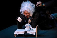 Aktorė Larisa Mikulič Gardino lėlių teatro spektaklyje „Pikų dama“. Nuotrauka iš teatro archyvo Aktorė Larisa Mikulič Gardino lėlių teatro spektaklyje „Pikų dama“. Nuotrauka iš teatro archyvo