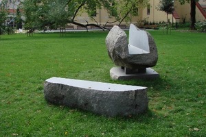 „Prokrusto lova“, 2014. Granitas, 250 × 130 × 95. Bernardinų sodas, Vilnius, 2014. „Prokrusto lova“, 2014. Granitas, 250 × 130 × 95. Bernardinų sodas, Vilnius, 2014.