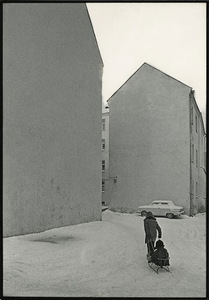 Romualdas Pačėsa. Iš serijos „Vaikai“ (~1979). Šiaulių Fotografijos muziejaus archyvo nuotr. Romualdas Pačėsa. Iš serijos „Vaikai“ (~1979). Šiaulių Fotografijos muziejaus archyvo nuotr.