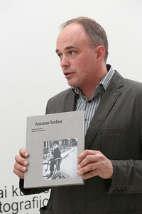 A. Sutkaus parodos „Lietuvos žmonės“ atidarymas. T. Pabedinsko nuotr. A. Sutkaus parodos „Lietuvos žmonės“ atidarymas. T. Pabedinsko nuotr.