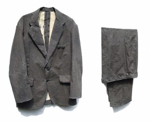 COUNCIL MEMBER, 2010. Sandpaper, sewing, original technique. Photo by Renata Vinckevičiūtė. COUNCIL MEMBER, 2010. Sandpaper, sewing, original technique. Photo by Renata Vinckevičiūtė.