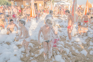 Turi Calafato (Italija). „Diena paplūdimyje. Sicilijos vasara“ Turi Calafato (Italija). „Diena paplūdimyje. Sicilijos vasara“